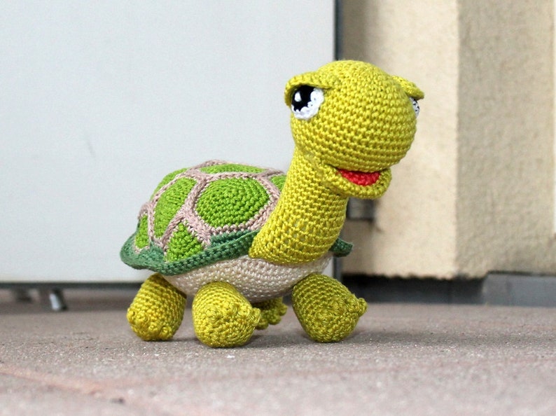 Crochet pattern turtle brown and green image 2