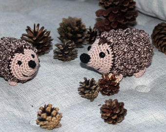 Little hedgehogs Igor and Ines crochet pattern