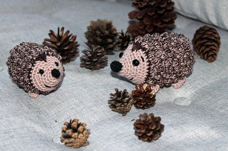 Little hedgehogs Igor and Ines crochet pattern image 1