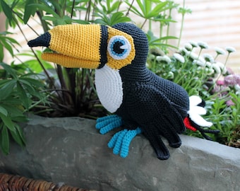 Toucy the toucan crochet pattern