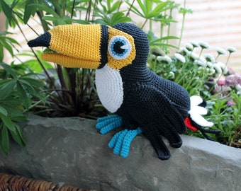 Toucy the toucan crochet pattern english version