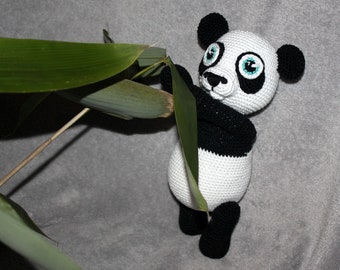 Paul the Panda crochet pattern english version