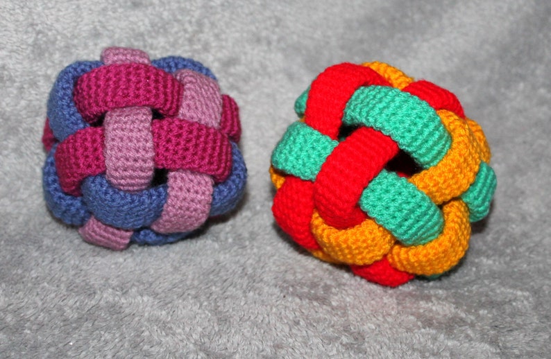 Juguete de agarre bola de colores Instrucciones de crochet Versión en alemán e inglés imagen 3