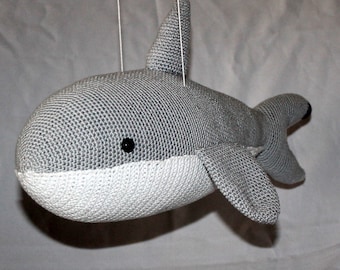 Teje un tiburón a crochet – Patrón de crochet en alemán para el tiburón amigurumi Heike, de aproximadamente 45 cm de altura (DE & EN)