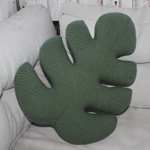 Monstera Pillow crochet pattern image 3