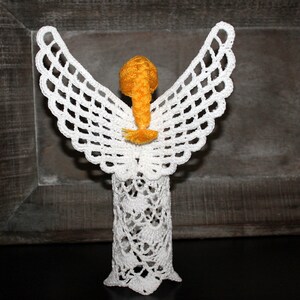 Ángel navideño con corazón patrón de crochet inglés imagen 3