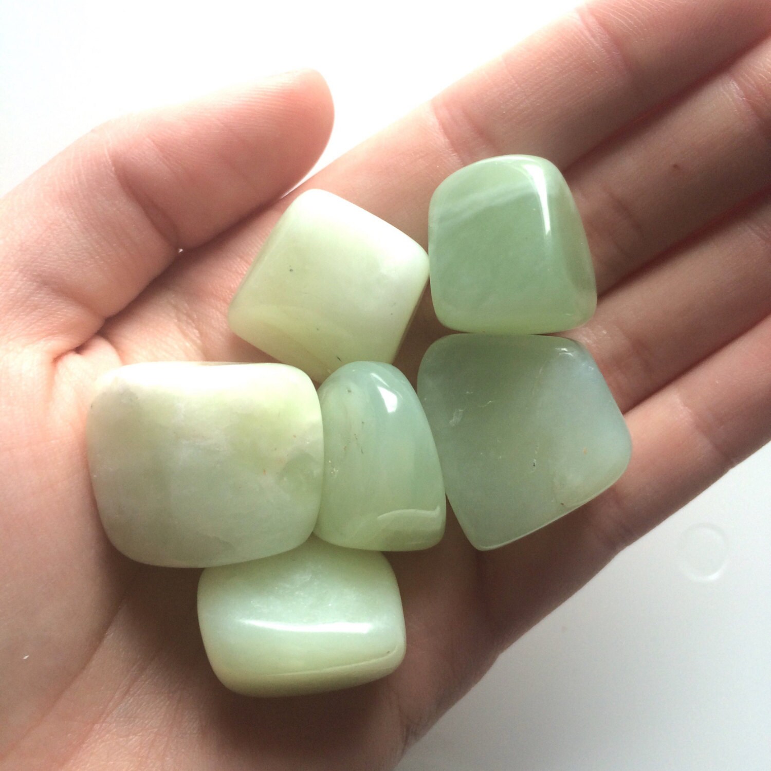 New jade tumbled stone (Serpentine) 20mm