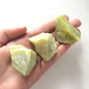 Lemon Quartz raw natural rough one stone 0.5 image 2