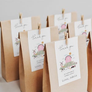 Étiquettes d'anniversaire pour fille à la ferme, étiquettes cadeaux poubelle, premier anniversaire, fête des animaux de la ferme, étiquettes cadeaux, étiquettes d'anniversaire rose de basse-cour, étiquette de fête à la ferme, F24