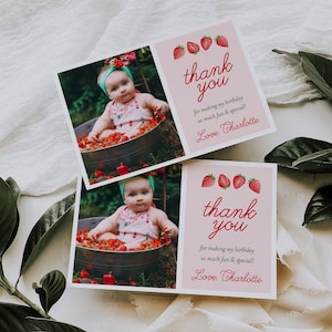 Modèle de carte de remerciement photo pour une fête aux fraises, carte de remerciement d'anniversaire photo pour une fête aux fraises, carte de remerciement de fête d'anniversaire modifiable 4X6, ST22
