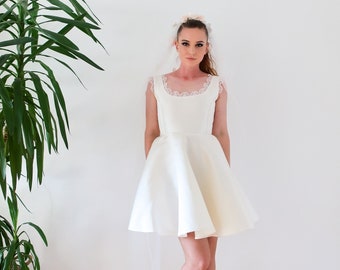 Civil wedding dress, short wedding dress with volume skater skirt. Without sleeves. Simple and modern wedding dress. Party Dress