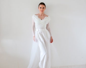 Combinaison pantalon avec traîne amovible mariage civil. Robe de mariée alternative, drapée et dentelle. Tenue moderne mariage civil, brunch