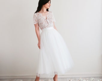 Rosalia, Tea length dress. Modern wedding dress, tulle sirkt and french lace.