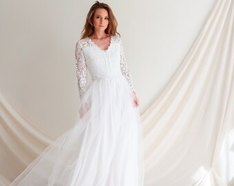 BILLIE T38 Robe de mariée manches longues. Robe mariage en dentelle et jupe en tulle. Robe de mariée romantique