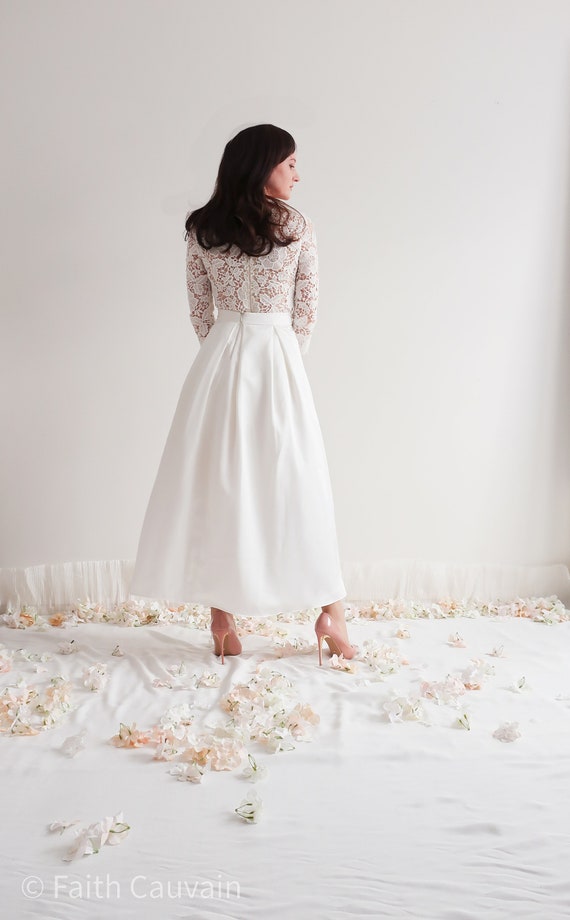 Elegant Ankle-length Wedding Dress in Lace - Perfect for Bohemian or Civil Weddings. Romantic Modern Mid-length Bridal Gown. - Etsy Denmark Elegant Ankle-length Wedding Dress in Lace - Perfect for Bohemian or Civil Weddings. Romantic Modern Mid-length Bridal Gown. - Etsy Denmark