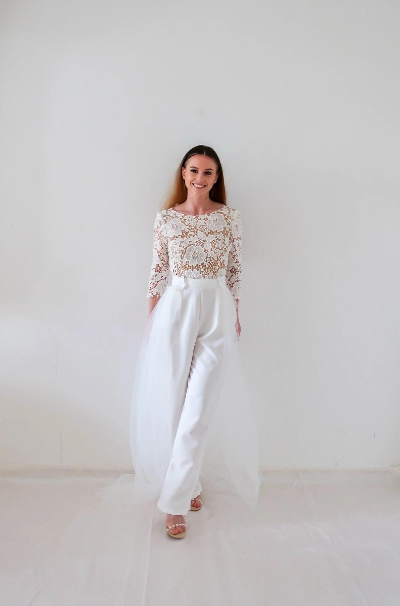 Wedding jumpsuit with train España