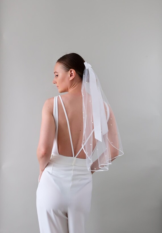 Pearl and Bow Bridal Veil - Chic Bridal Veil, Minimalist 
