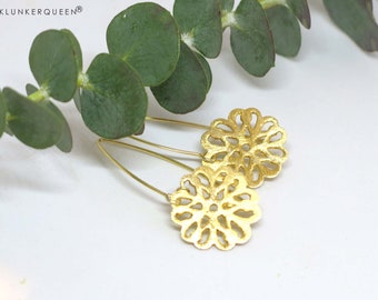 Earrings, gold with pretty floral ornament