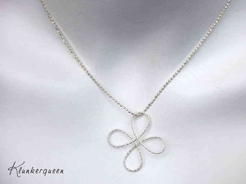 Necklace, flower in silver image 1