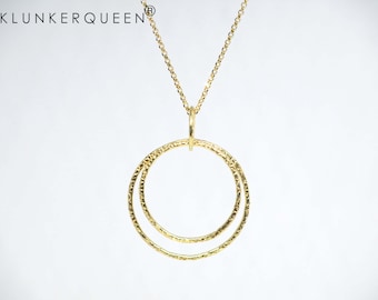 Necklace, gold with hammered ring pendant, 75 cm long chain