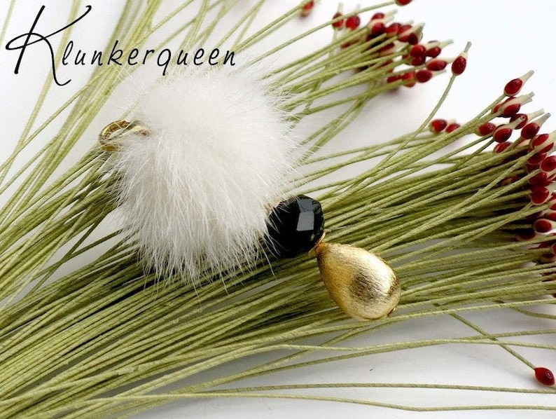 Pompom in cream : Charm Gold Black image 1