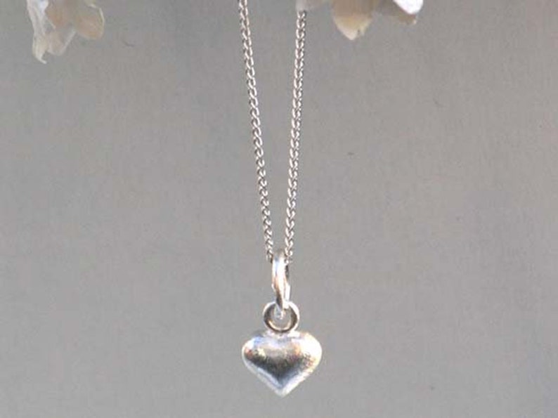 Chain, heart, love and friendship image 1