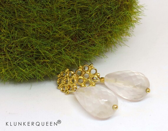 Wunderschöne Ohrstecker, Rosenquarz trifft Gold, Rosenquarztropfen, rosa und gold