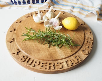 Large Personalised Round Wooden Chopping Board With Stars - Cheese Board - Personalised Serving Platter - Round Serving bread board