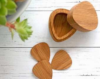 Wooden Guitar plectrum and box