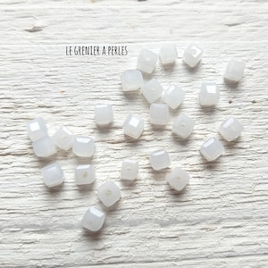 25 Square beads 4 MM White Opal