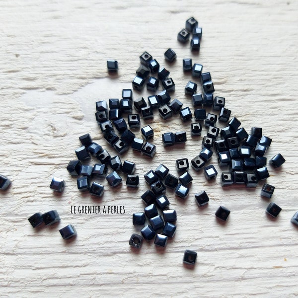 25 Perles CUBES 2 mm Hématite