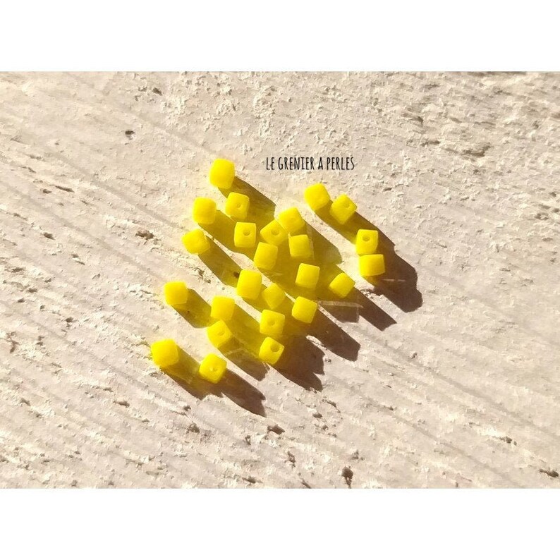 25 CUBIC Beads 2 mm Opaque Yellow image 1