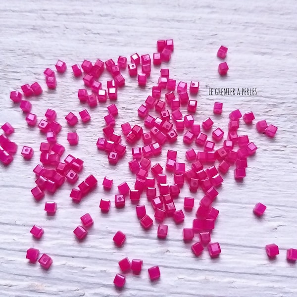 25 CUBIC Beads 2 mm Rose Fuschia