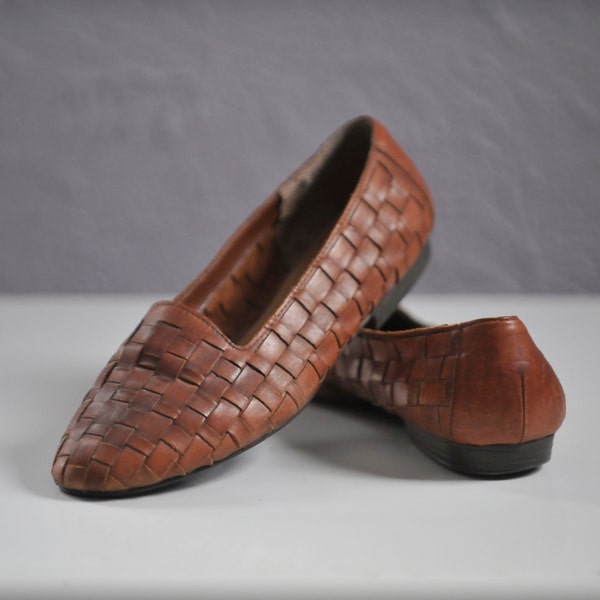 Vintage Sweet Summer Style Brown Woven Leather Huarache Loafer Flat Soft Braided Leather Ladies Shoe Size 6