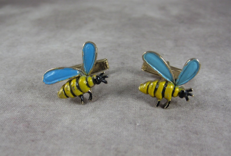 Novelty Men/'s or Boy/'s Insect Jewelry Bumble Bee Cufflinks Vintage Yellow Bees with Blue Wings