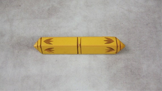 Bakelite Bar Pin waalaa. Art Deco Pin 1930s Bakelite Bar Pin Carved Bakelite Brooch Apple Juice Bakelite Pin Brooch Bakelite Brooch