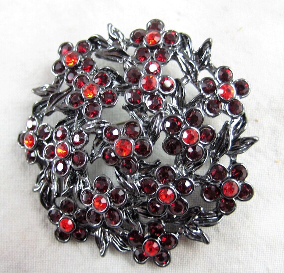 Large RED Rhinestone Floral and Leaves BROOCH - G… - image 5