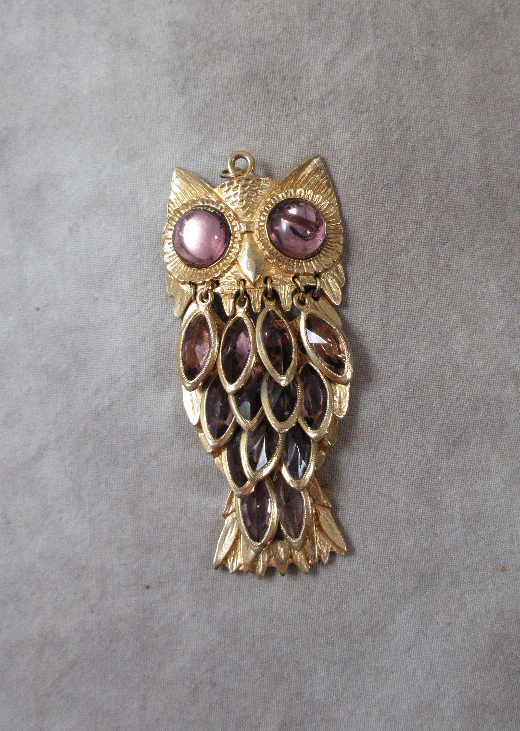 Large Early 1970s OWL Pendant With Moving Purple Amethyst Colored Stone "Feathers" in Beze