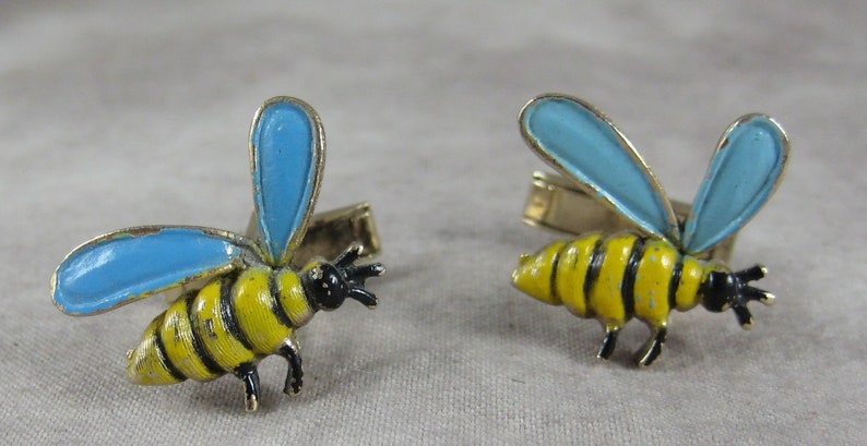 Novelty Men/'s or Boy/'s Insect Jewelry Bumble Bee Cufflinks Vintage Yellow Bees with Blue Wings