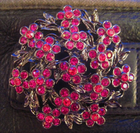 Large RED Rhinestone Floral and Leaves BROOCH - G… - image 2