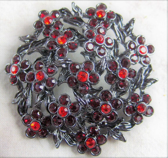 Large RED Rhinestone Floral and Leaves BROOCH - G… - image 3