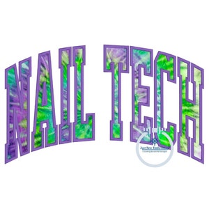 Könnte beinhalten: Ein lila-grünes Batik-Design mit dem Text "NAIL TECH" in lilafarbener Umrandung. Das Design ist in einer Schriftart im College-Stil.