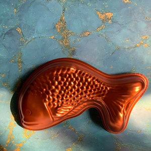 VINTAGE fish jello salad mold, kitsch kitchen cookware decoration 1960s 1970s