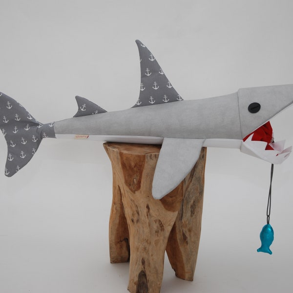 Sewing instructions and pattern school cone Silas the shark