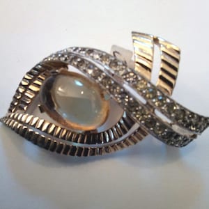 Jomez Gold Tone 1940s Cocktail Brooch with Topez Glass Center with Rhinstome Surround