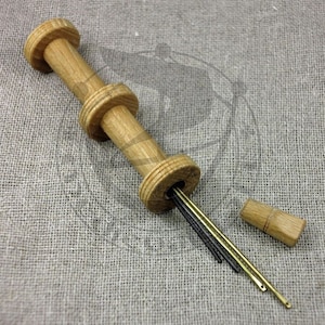 Bobbin - Thread reel with needlecase typ II