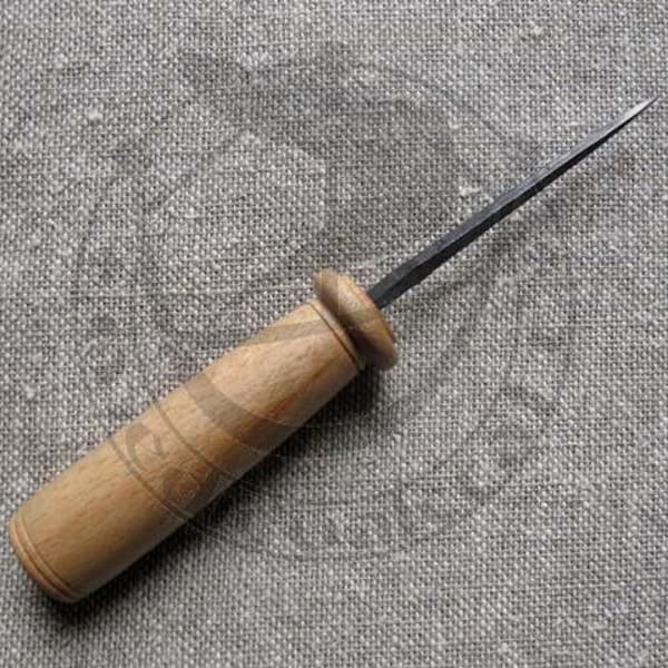 Awl with wooden handle type I - long