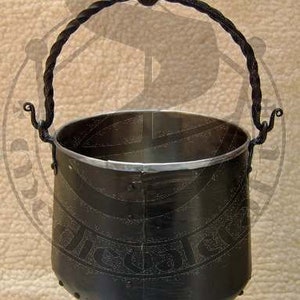 Forged metal cauldron 10L