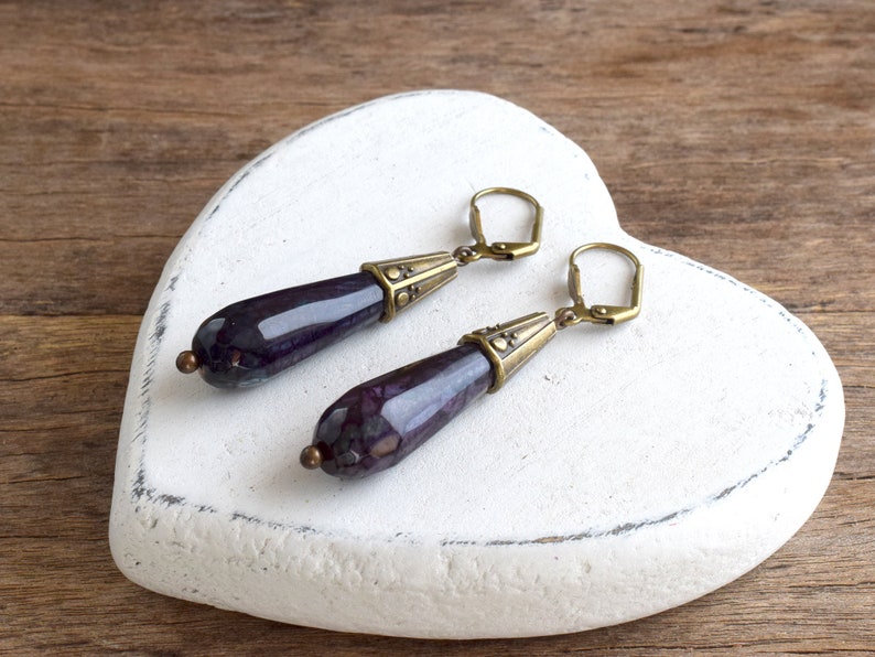 Vintage style jewelry Long drop earrings Purple jewelry Teardrop earrings Antique brass earrings Marbling earrings Natural stone earrings