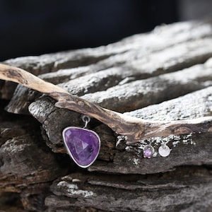 unique AMETHYST BROOCH in sterling silver with DRIFTWOOD
